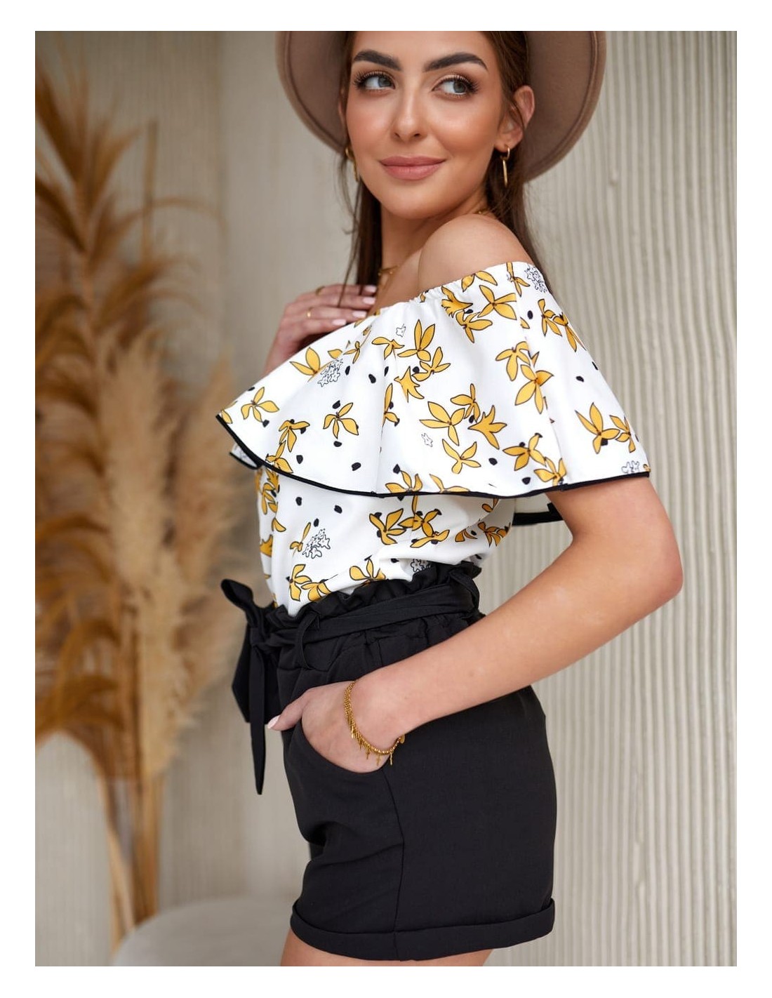 Bluza spaniola dama cu volane, crem 1232 - Magazin online - Boutique